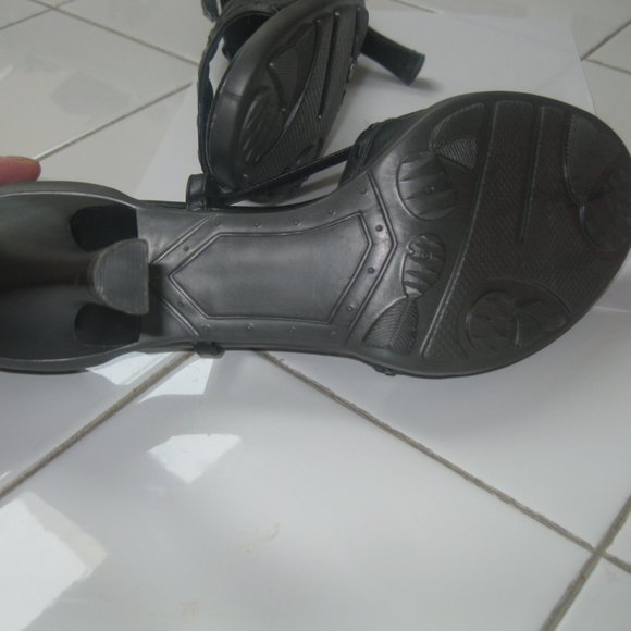 New Black Leather Peep Toe Heels - Picture 7 of 8